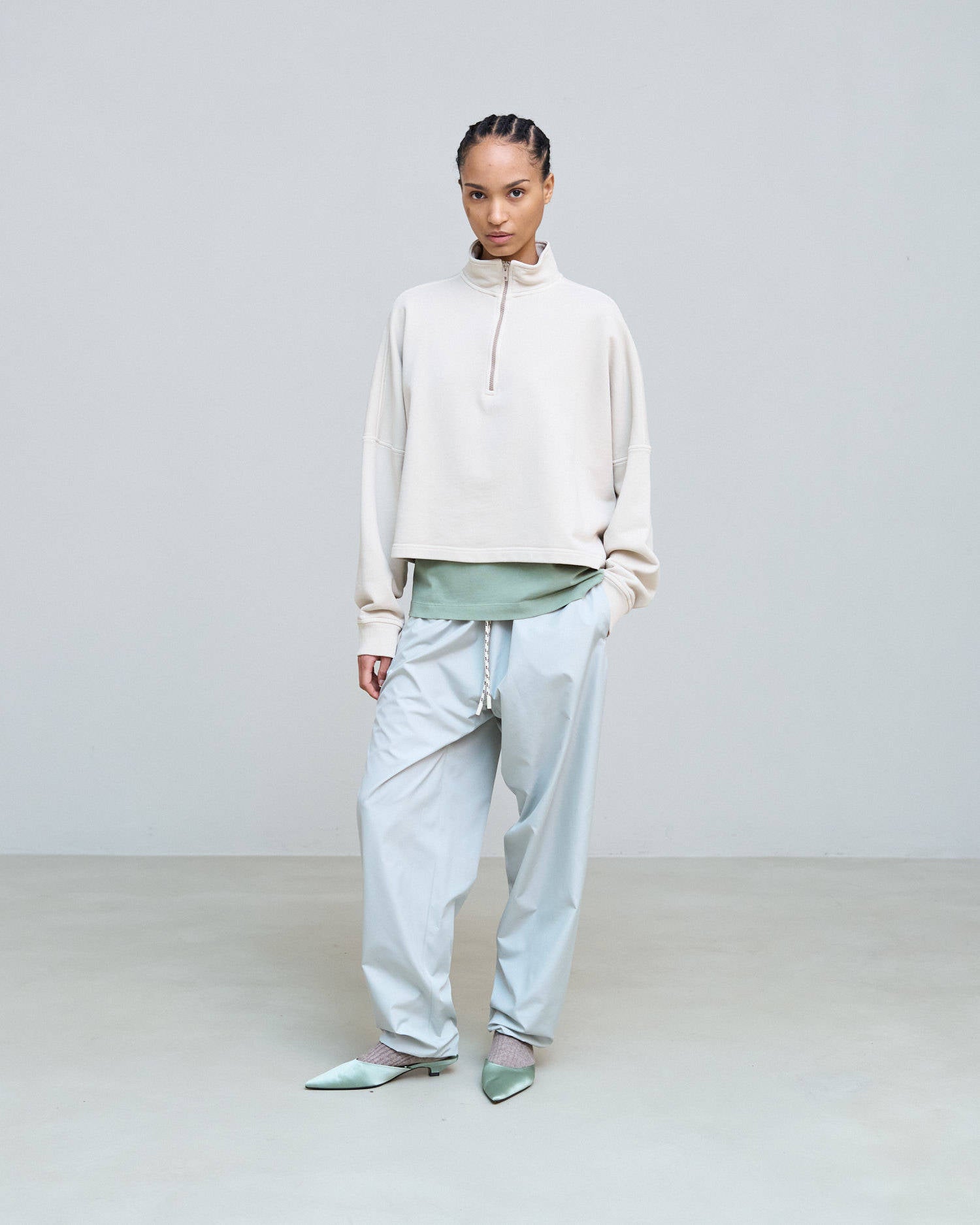 FELPA CROPPED CON RICAMO Sand